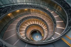 Wenteltrap van het Vaticaan Museum zonder publiek